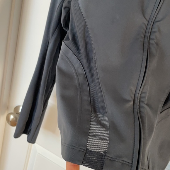 Like new Adidas zip jacket - Picture 2 of 8